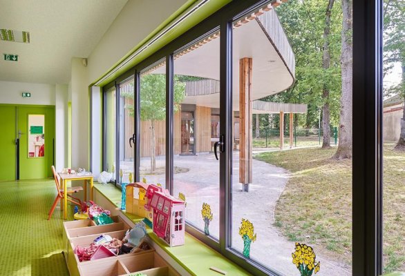 幼兒園裝修完滿5個月了能上學(xué)嗎？